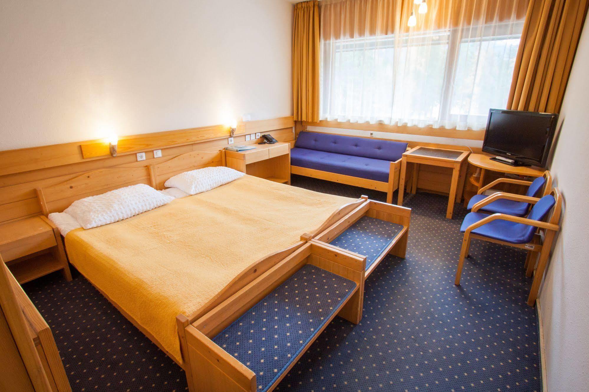 Hotel Spik 克拉尼斯卡戈拉 外观 照片
