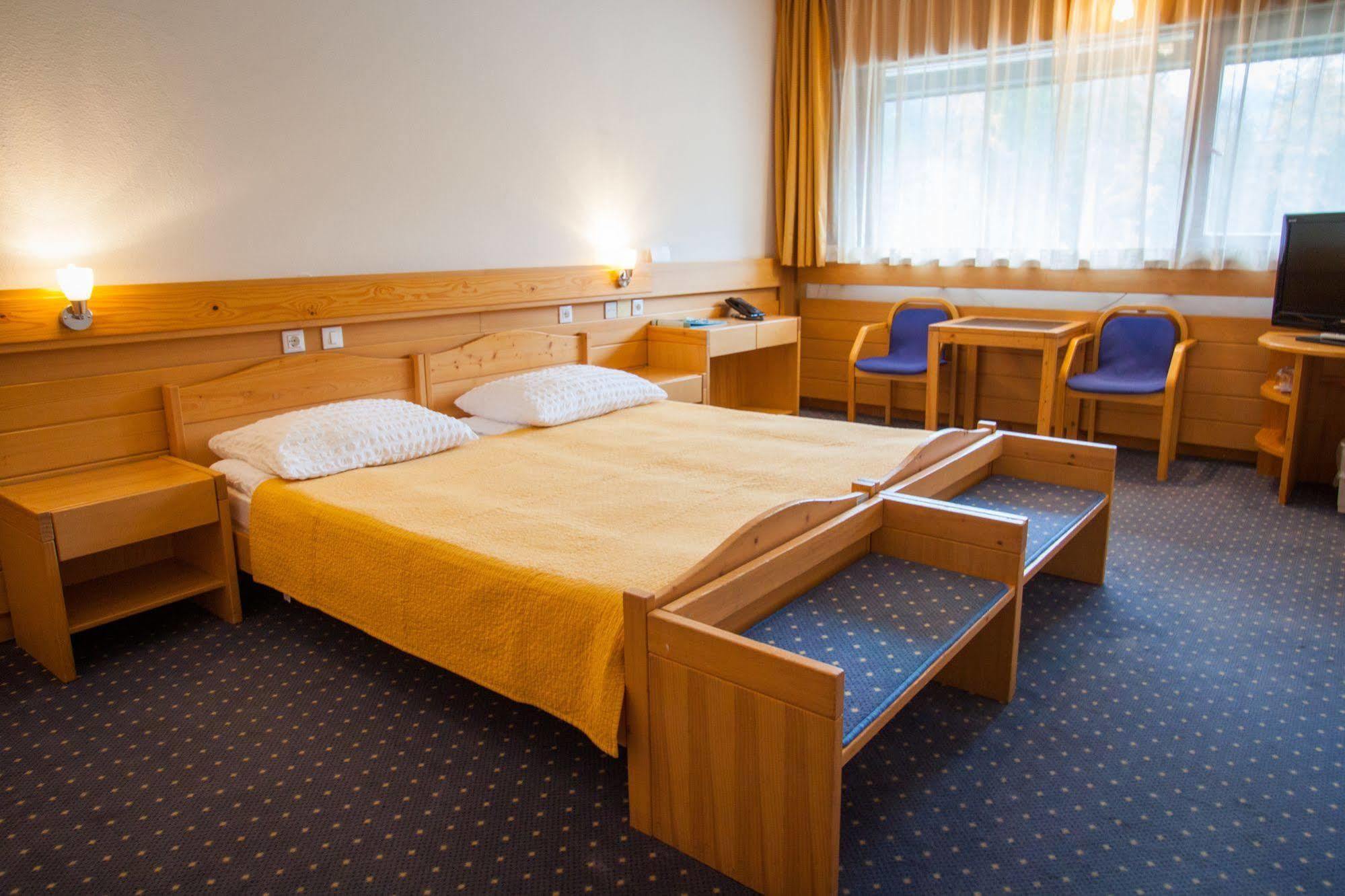 Hotel Spik 克拉尼斯卡戈拉 外观 照片
